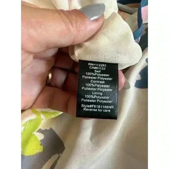 Adelyn‎ rae Floral skirt romper with pockets - Picture 6 of 6